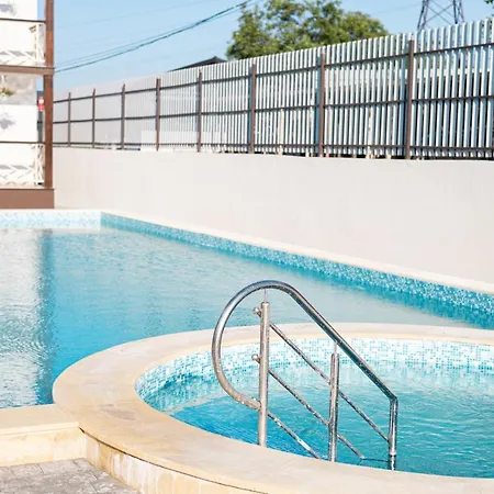Marina Hotel *