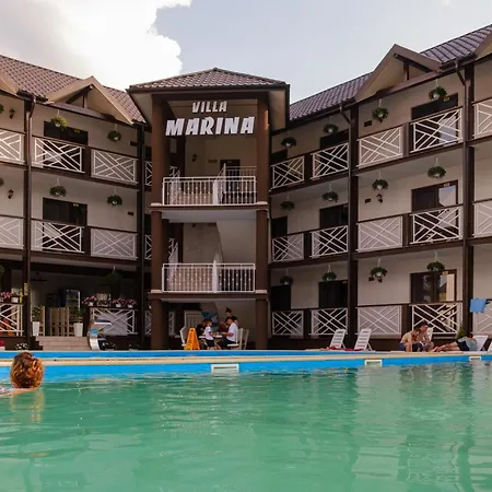 Marina Hotel *